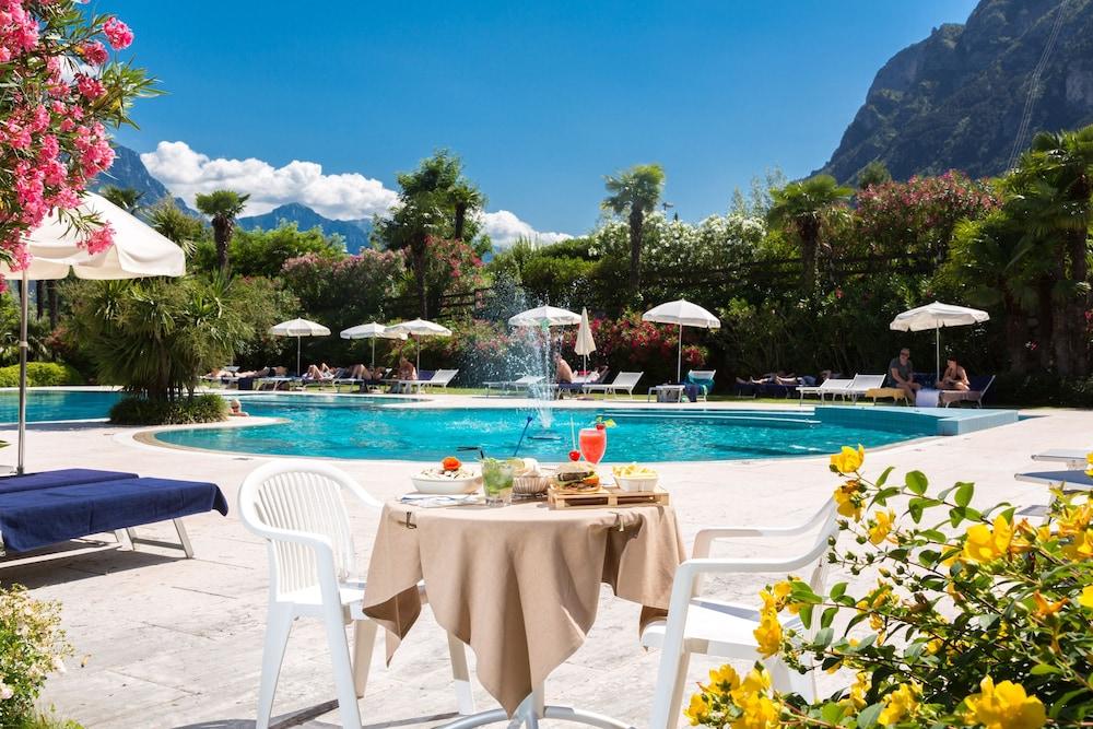 Astoria Resort Riva del Garda Ngoại thất bức ảnh