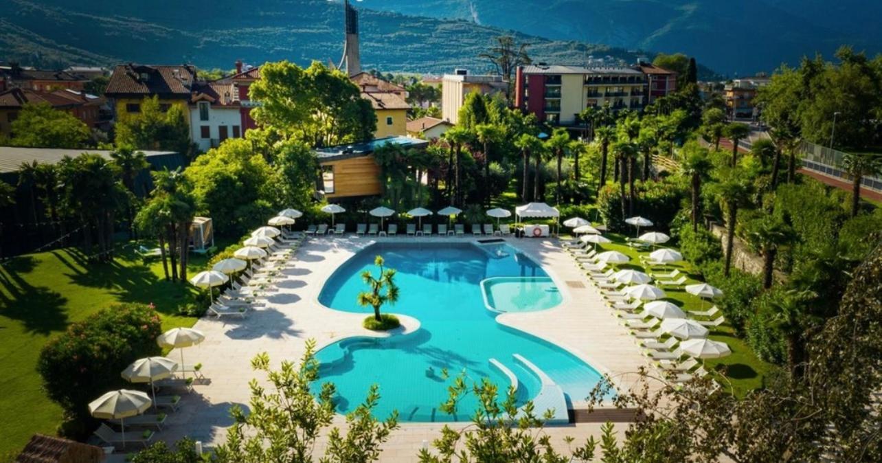 Astoria Resort Riva del Garda Ngoại thất bức ảnh